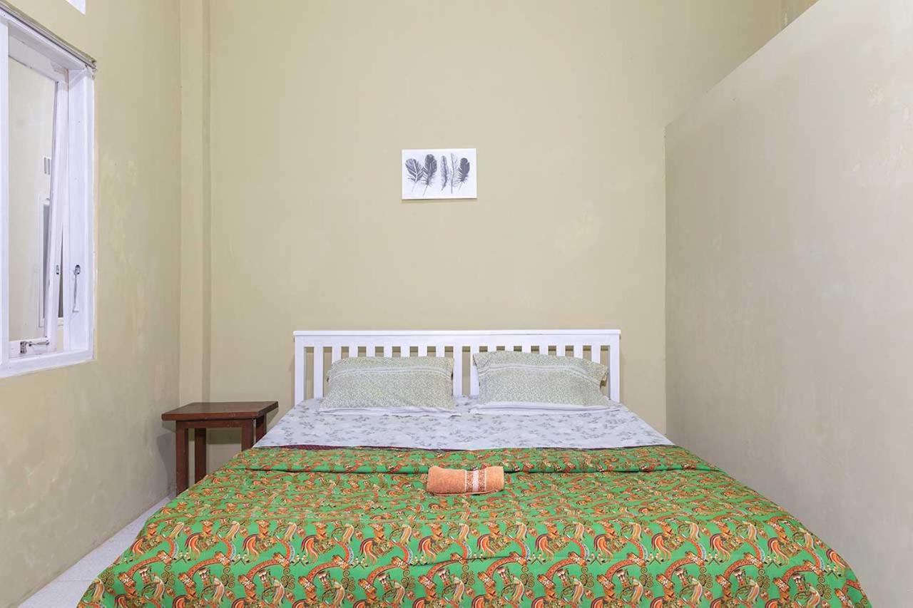 Onong'S Homestay & Cafe Tomohon Экстерьер фото