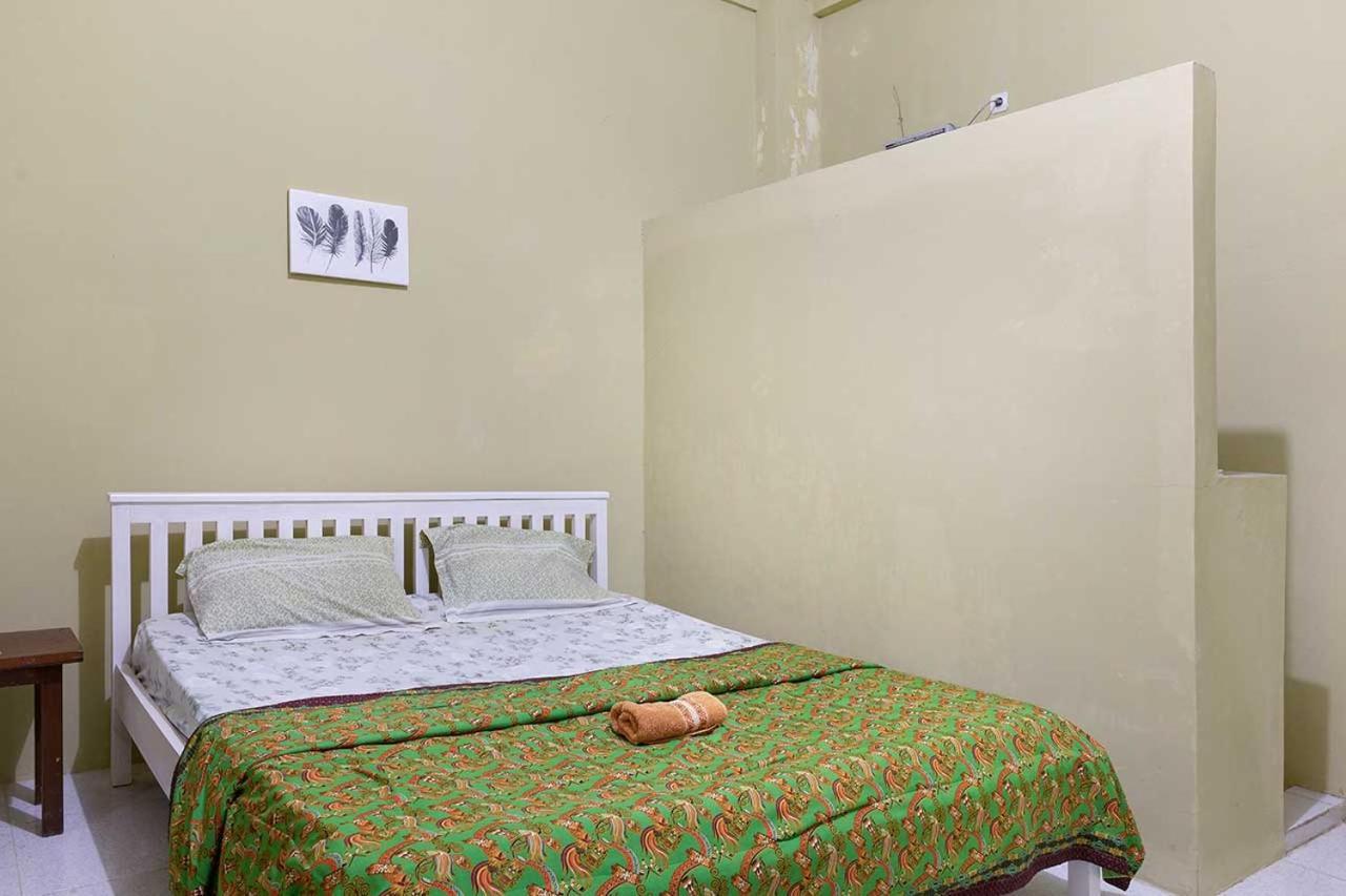 Onong'S Homestay & Cafe Tomohon Экстерьер фото