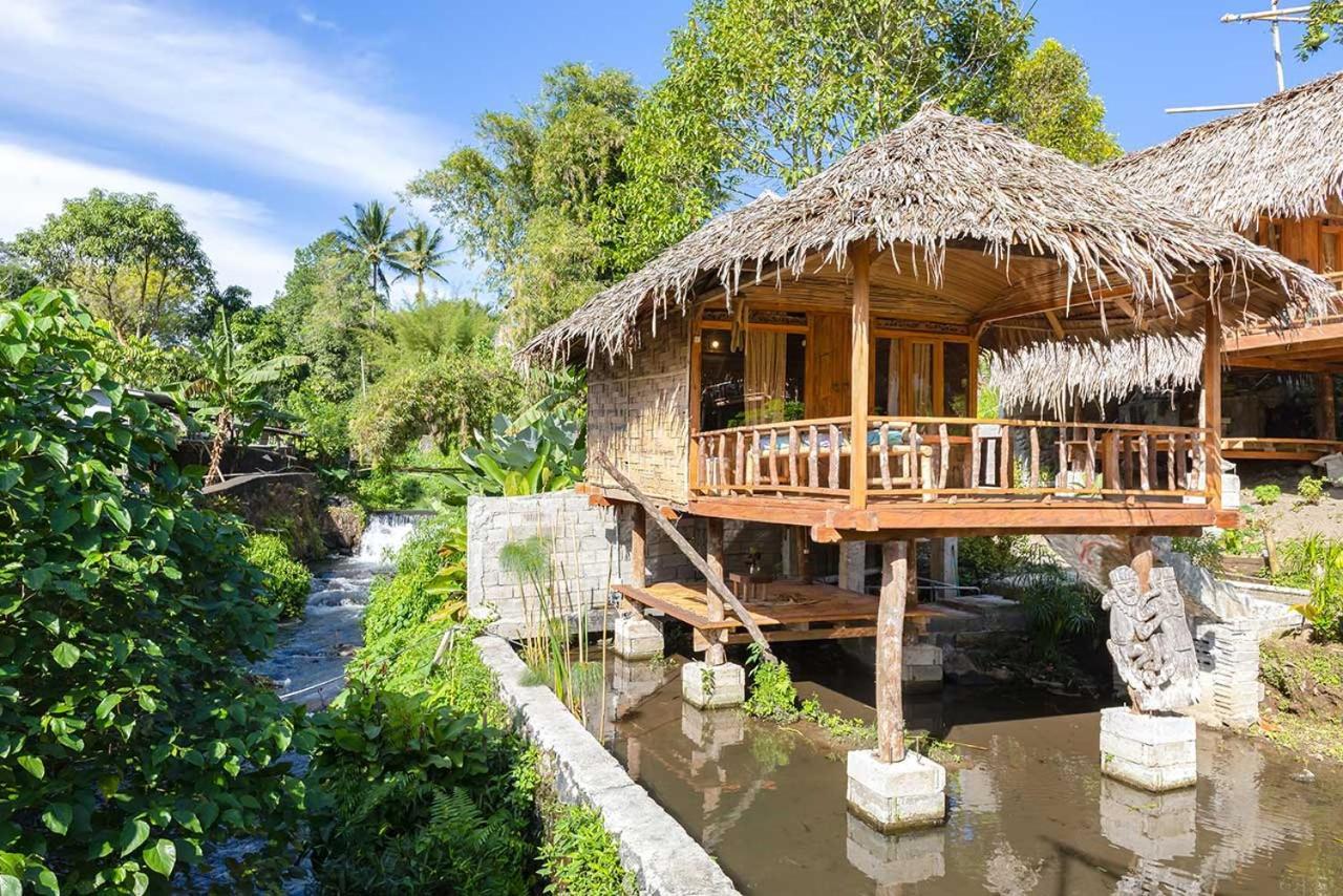 Onong'S Homestay & Cafe Tomohon Экстерьер фото